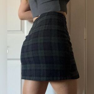 Brandy Melville Dark Green Plaid Mini Skirt Size S💚🖤
